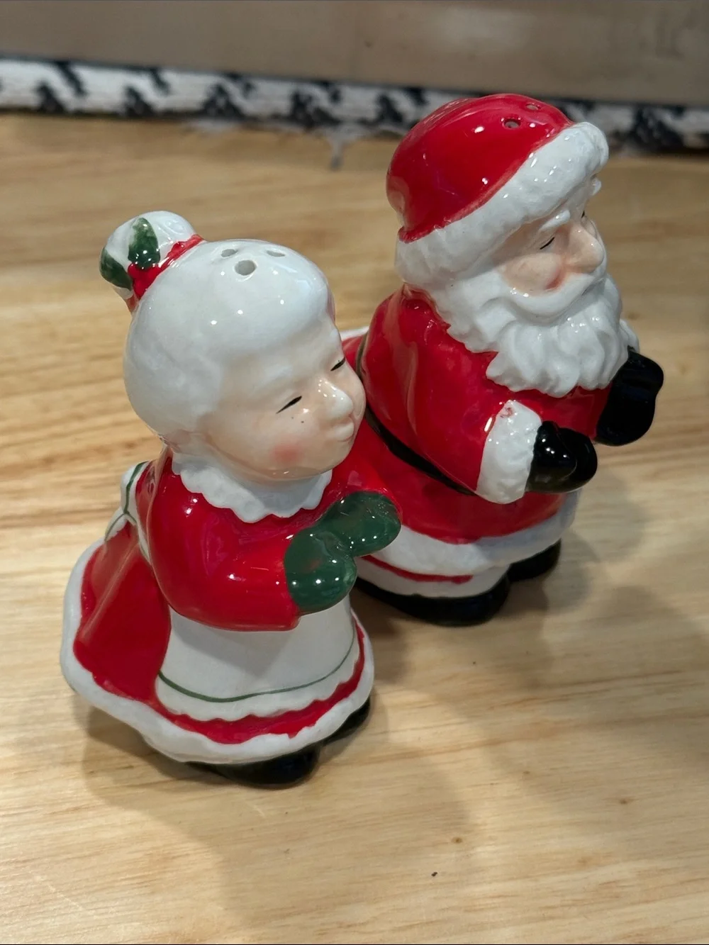 Santa and Mrs. Claus Ceramic Salt & Pepper Shaker Set